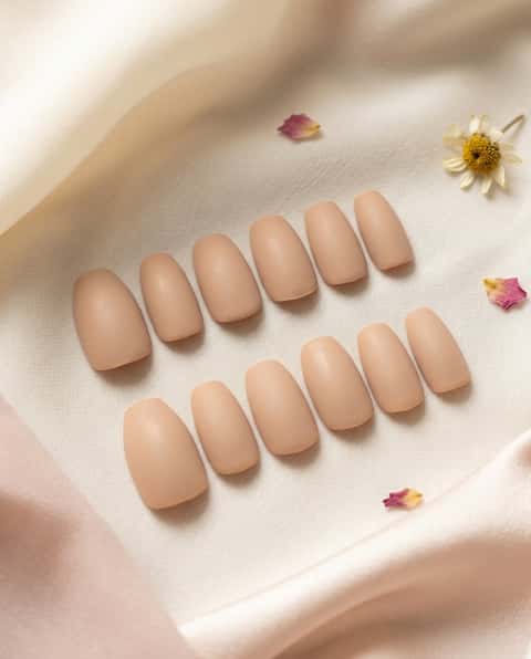 Creamy Latte worn on a hand