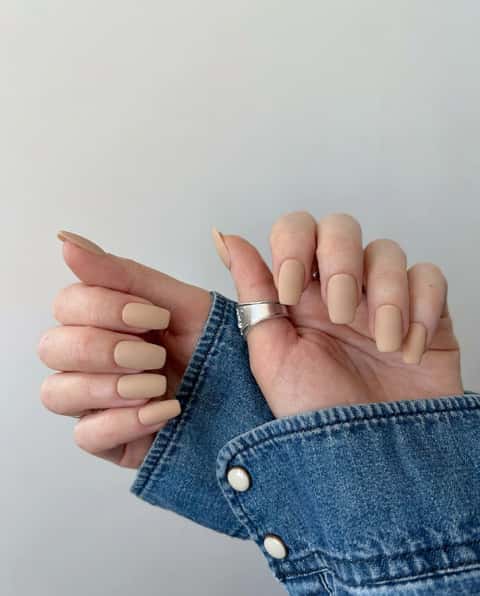 Creamy Latte press-on nail set